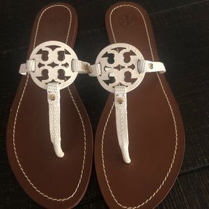 Tory Burch mini miller size 9